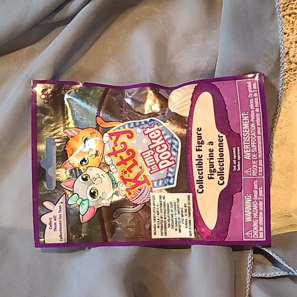 ⭐️ Kitty In My Pocket Collectible Figure - Picture 1 of 10